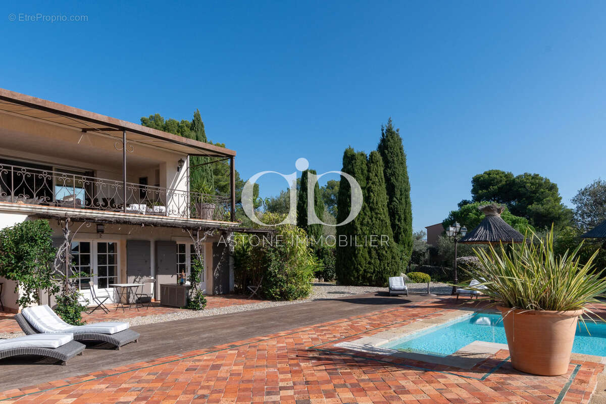 Maison à LA CADIERE-D'AZUR