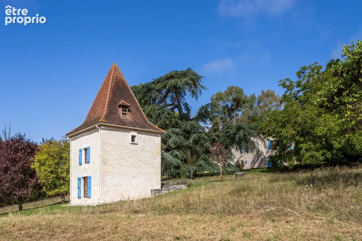 Maison de campagne avec pigeonnier attenant et dépendances - photo 25