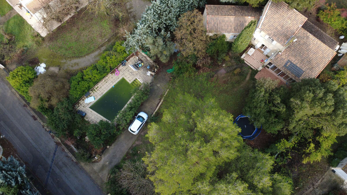 Maison à CHATEAUNEUF-LE-ROUGE