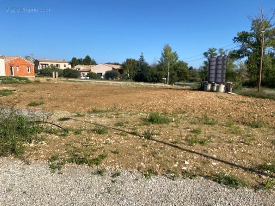 Terrain à VOLX