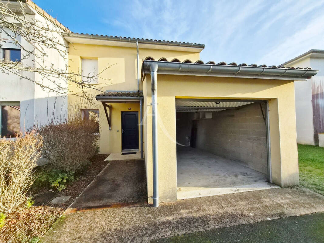 Maison à MONDONVILLE