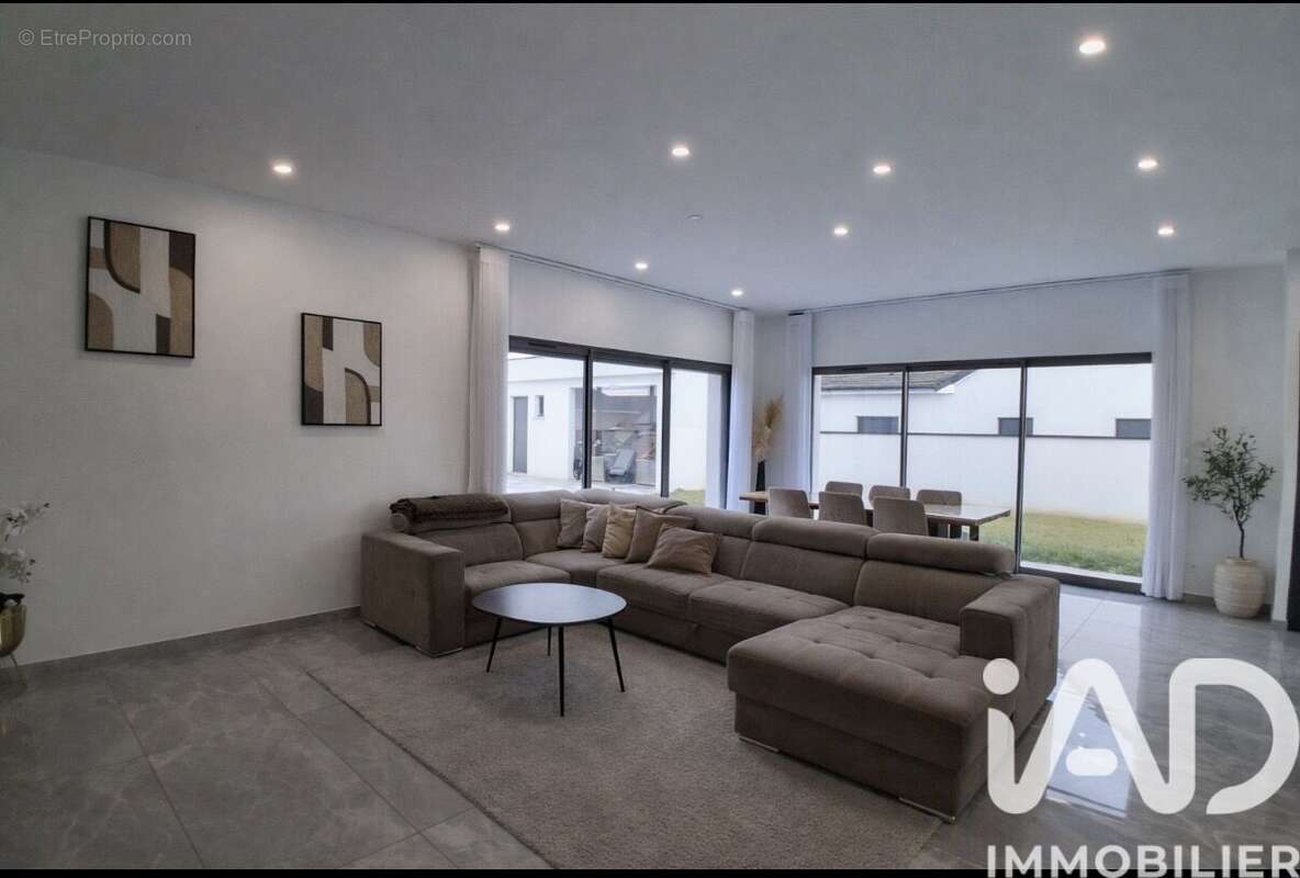 Photo 3 - Maison à CRISSEY