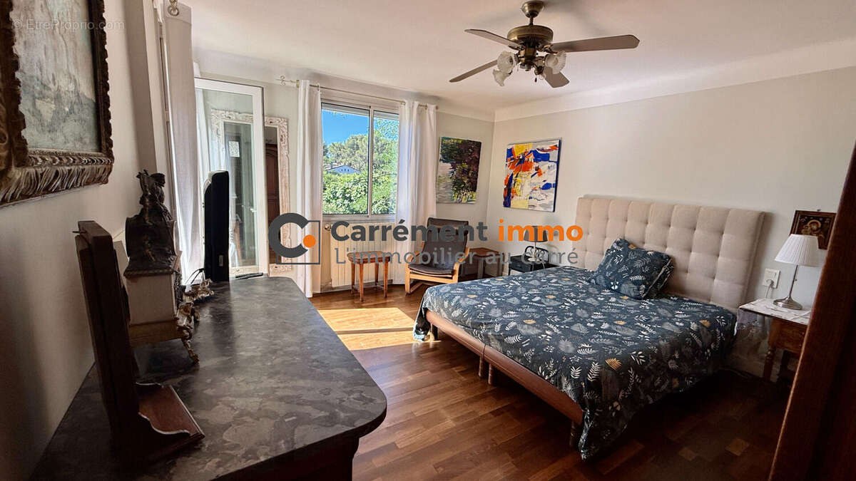 Maison à SAINT-CLEMENT-DE-RIVIERE