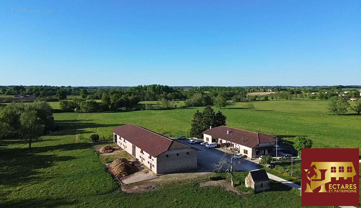 Maison à JAYAT