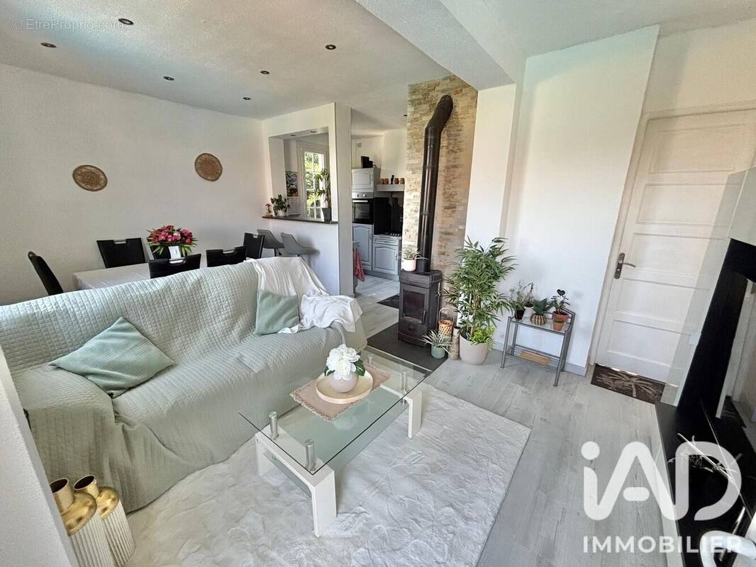 Photo 1 - Maison à SAINT-LAURENT-DU-VAR