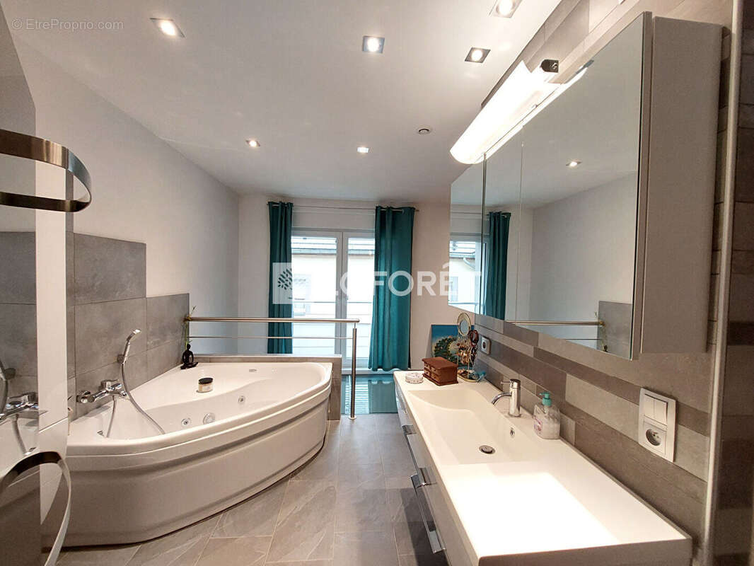 Maison à AUDUN-LE-TICHE