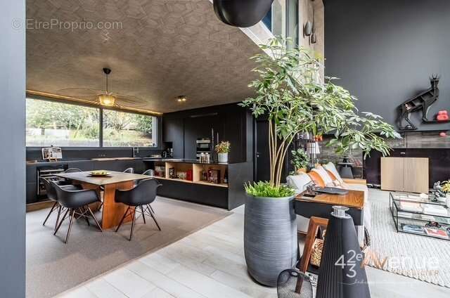 Maison 250 m² à Sainte-Colombe  - photo 6