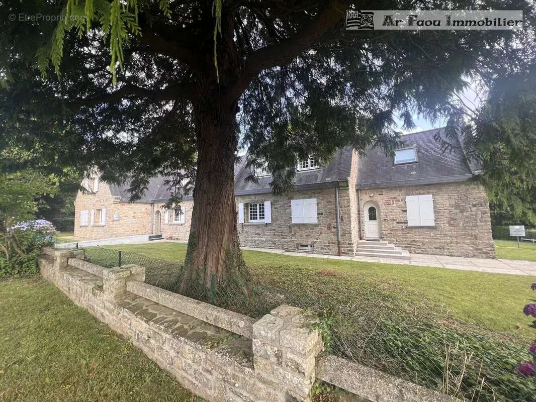 Maison à PONT-DE-BUIS-LES-QUIMERCH