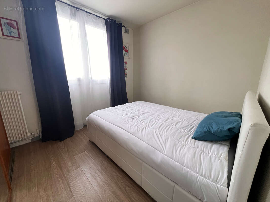 Appartement à LES CLAYES-SOUS-BOIS