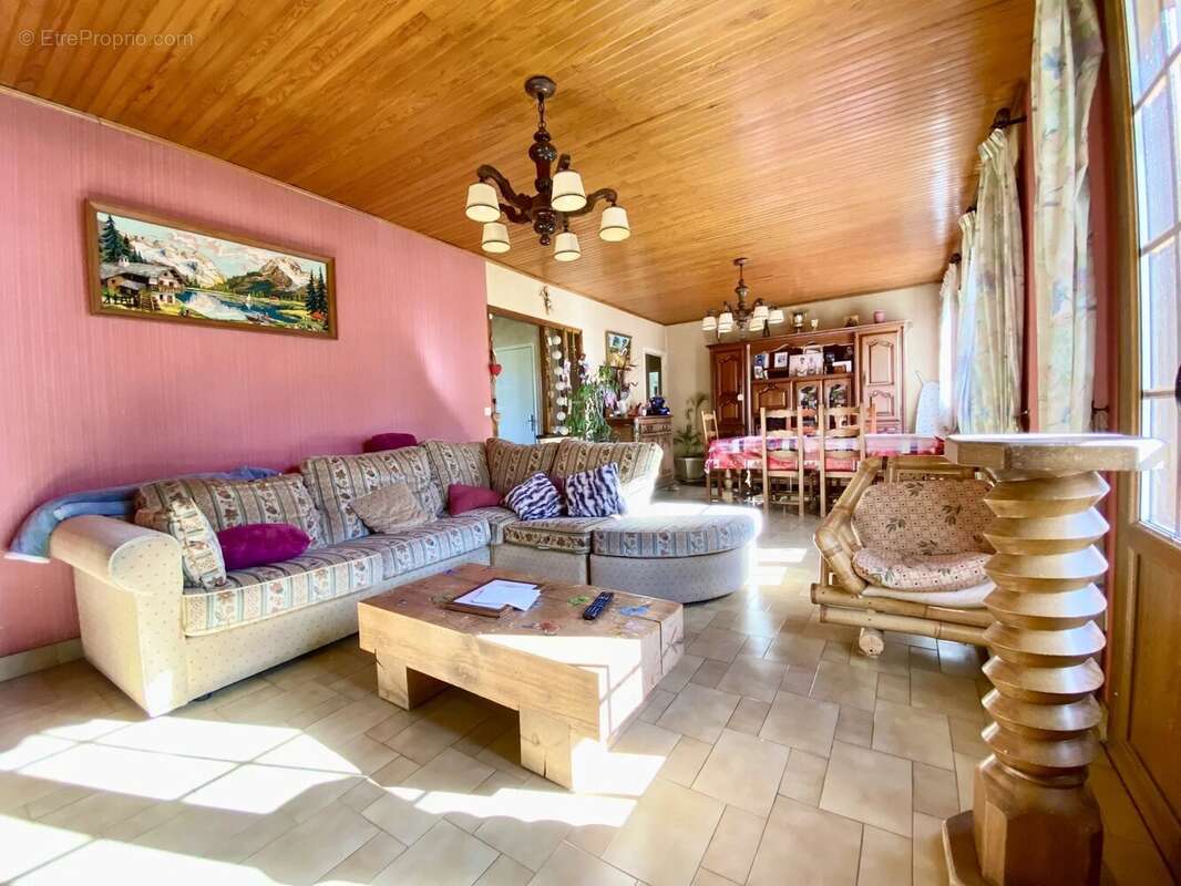 Maison à COURDEMANCHE