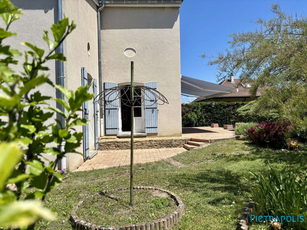 Maison à LE COTEAU