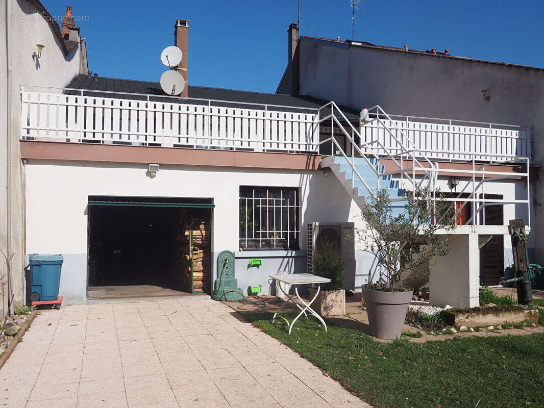 Maison à NOMEXY
