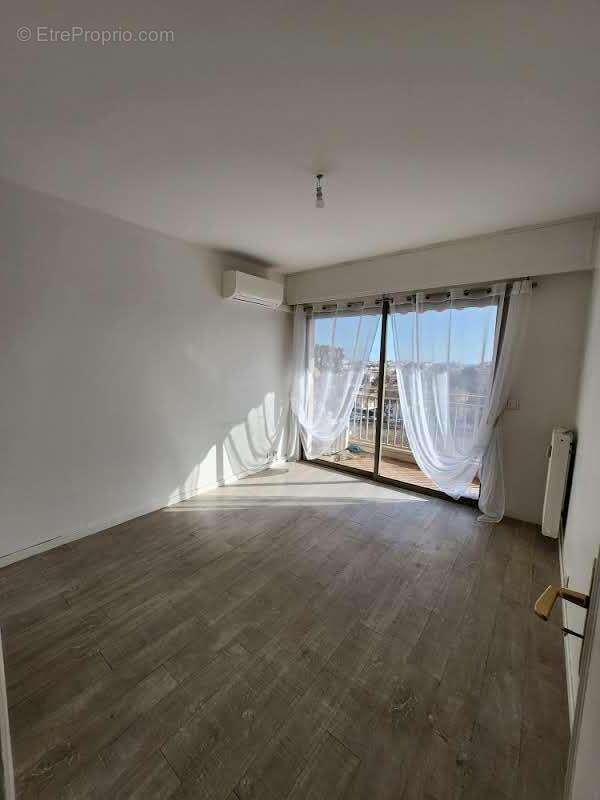   - Appartement à ANTIBES