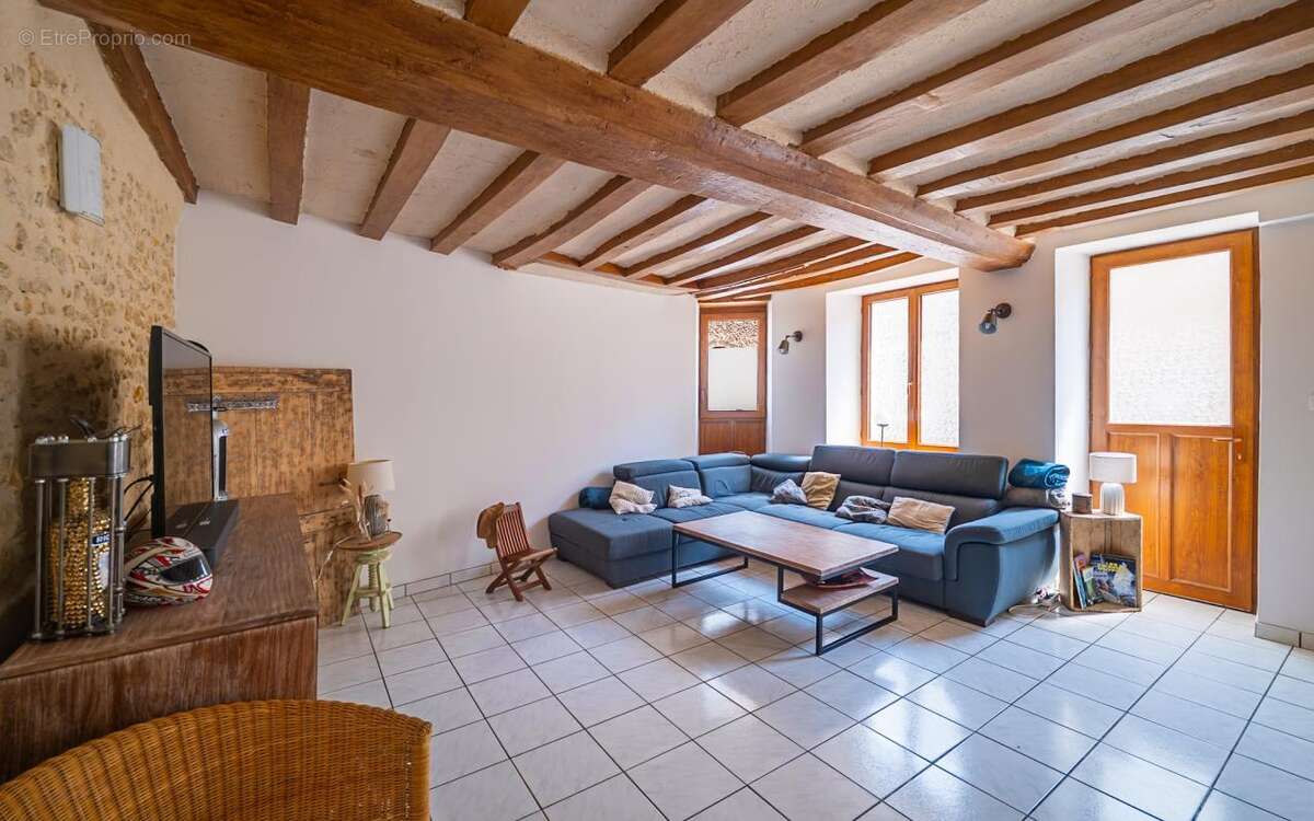 Grande maison de village sans travaux, garage et terrain - photo 2