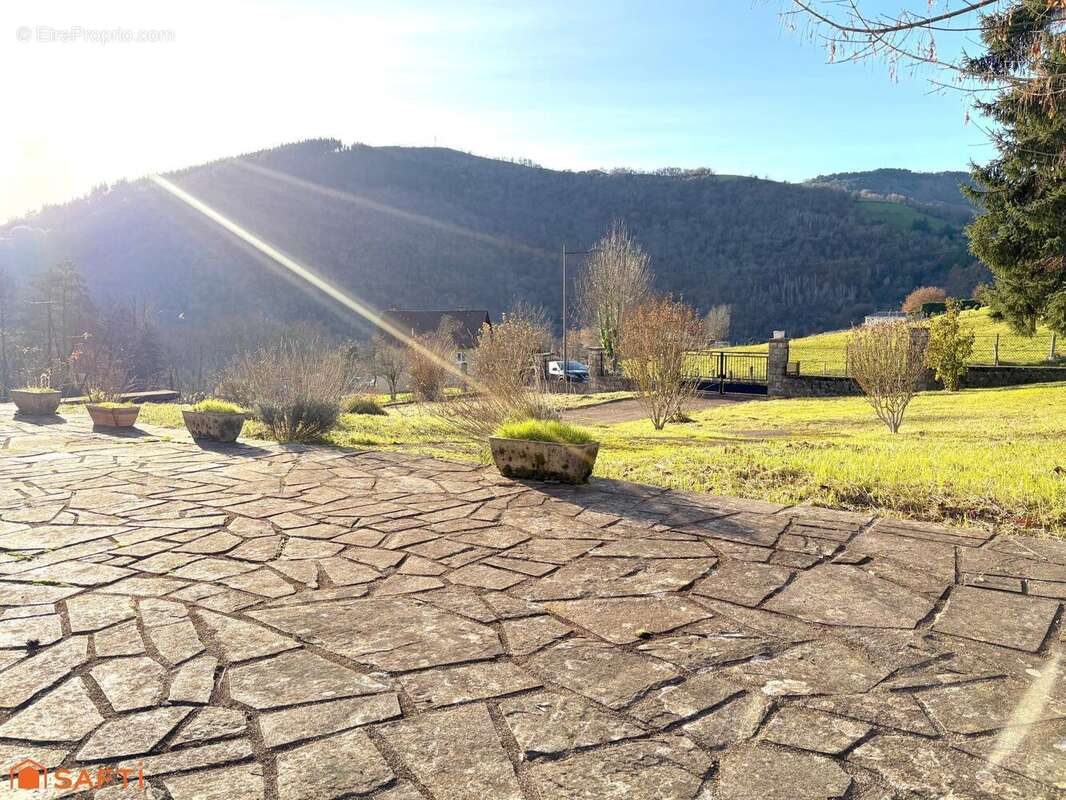 Photo 2 - Maison à ENTRAYGUES-SUR-TRUYERE