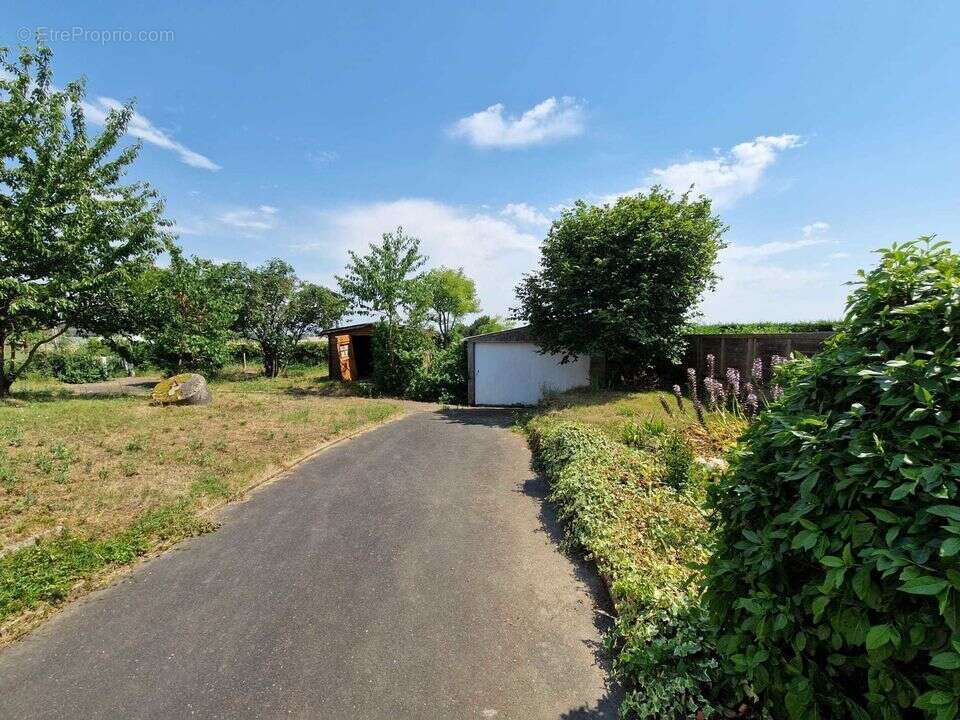 Maison avec fort potentiel - Deux espaces de vie - Grenier - photo 13