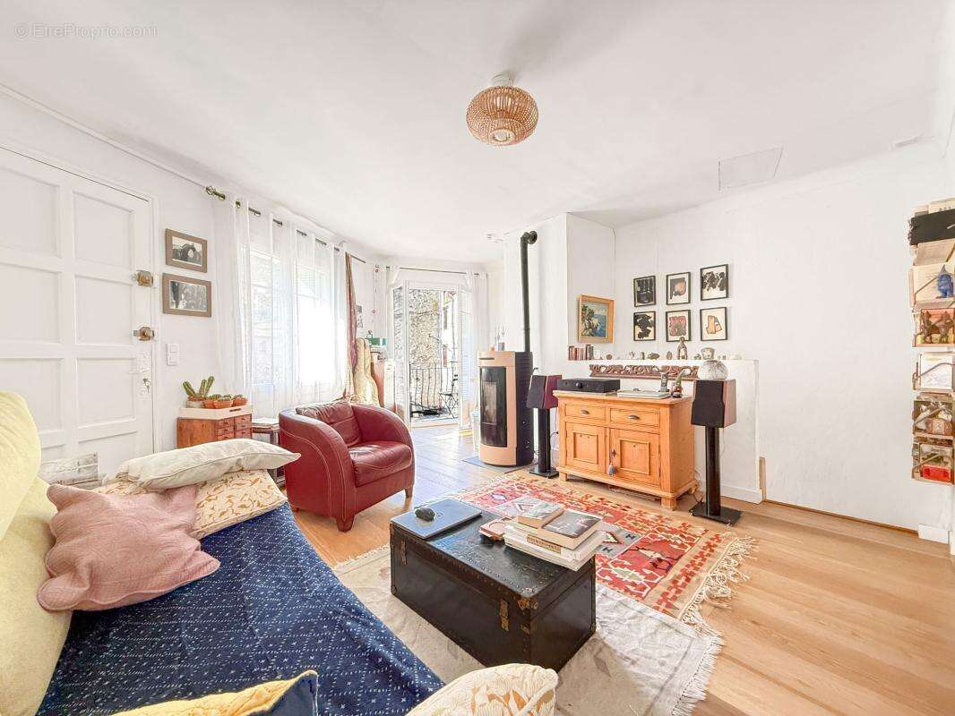 Maison à L'ESCARENE