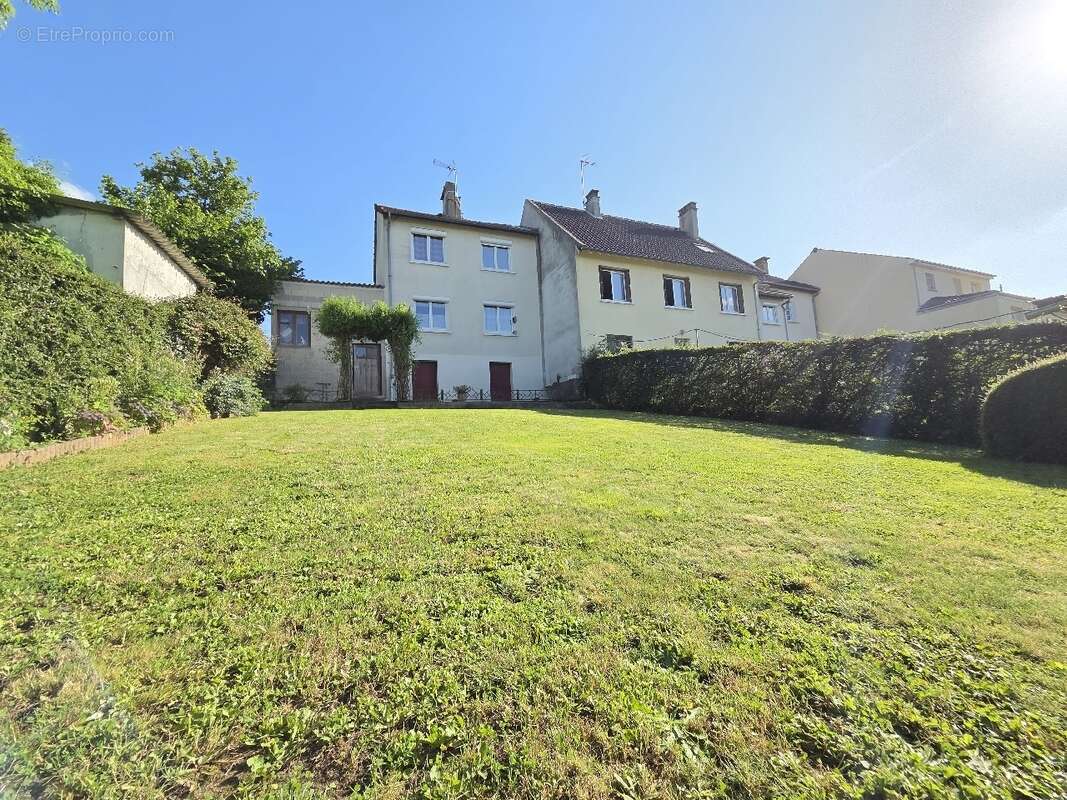 Maison à MARLY-LA-VILLE