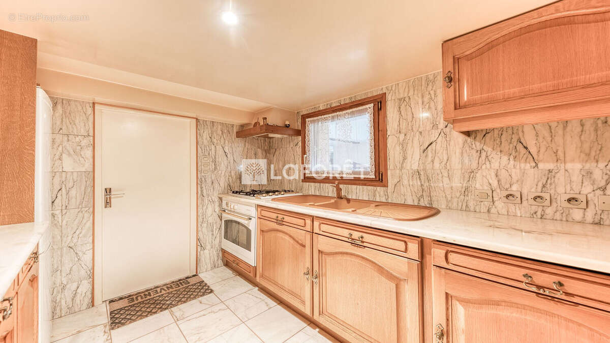 Maison à vendre à Roissy En Brie 6 pièce(s) 130 m2 - photo 8