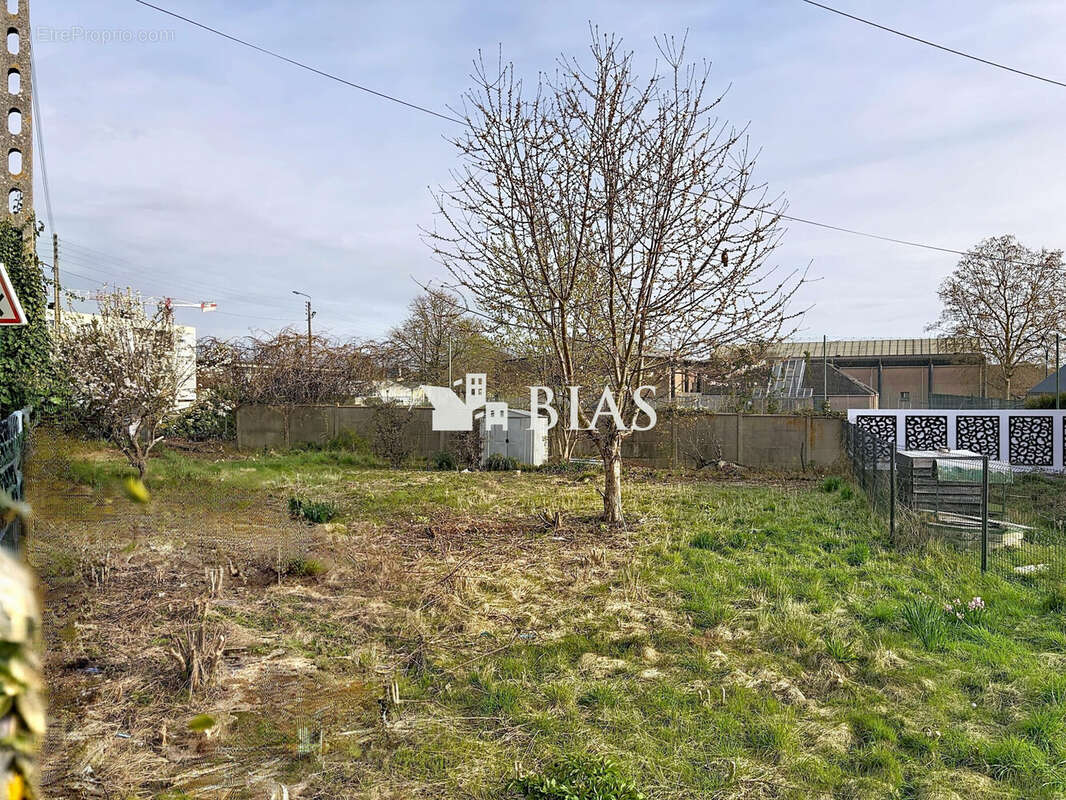 Terrain à CAUDEBEC-LES-ELBEUF