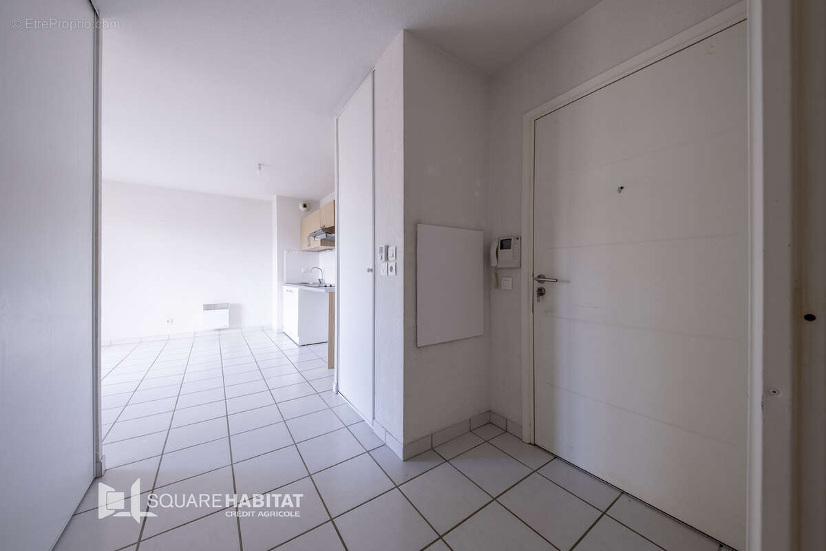 Appartement à PINS-JUSTARET