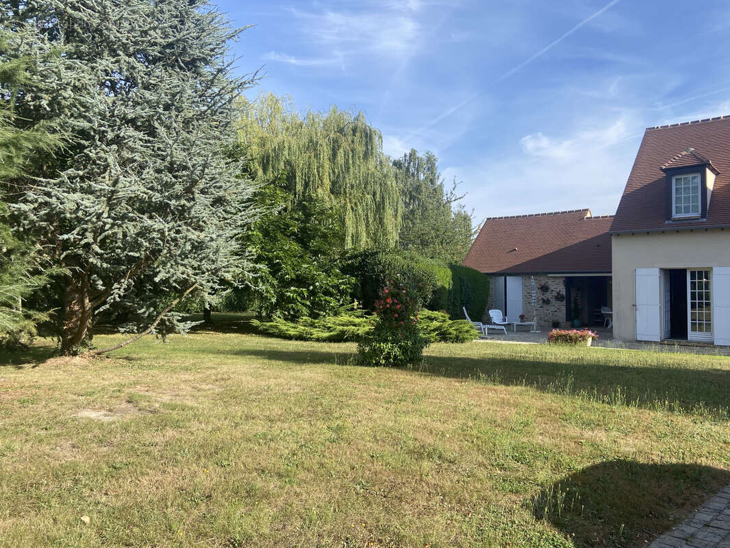 Maison à HOUDAN