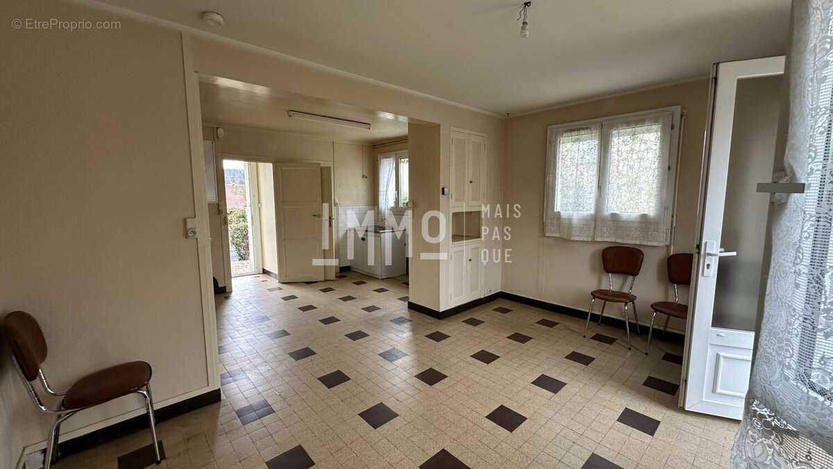 Maison à BESSE-SUR-BRAYE