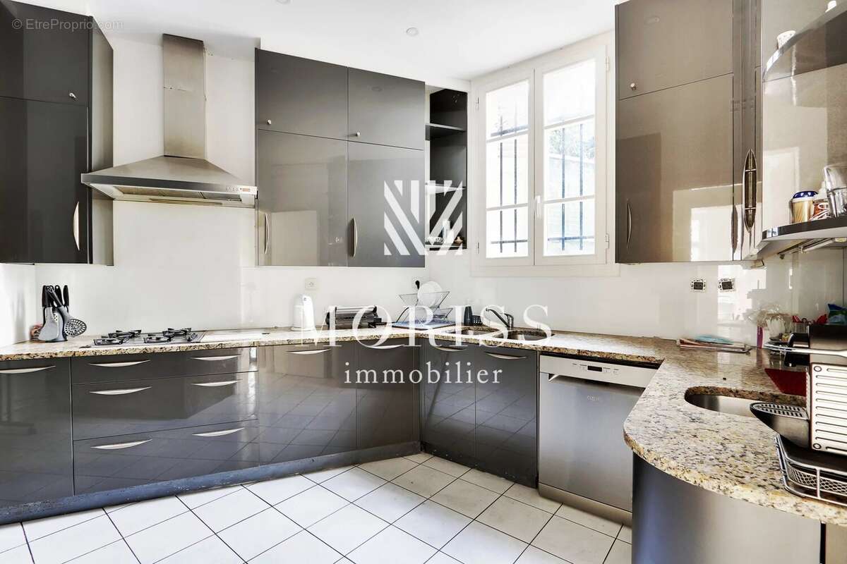 Appartement à PARIS-9E