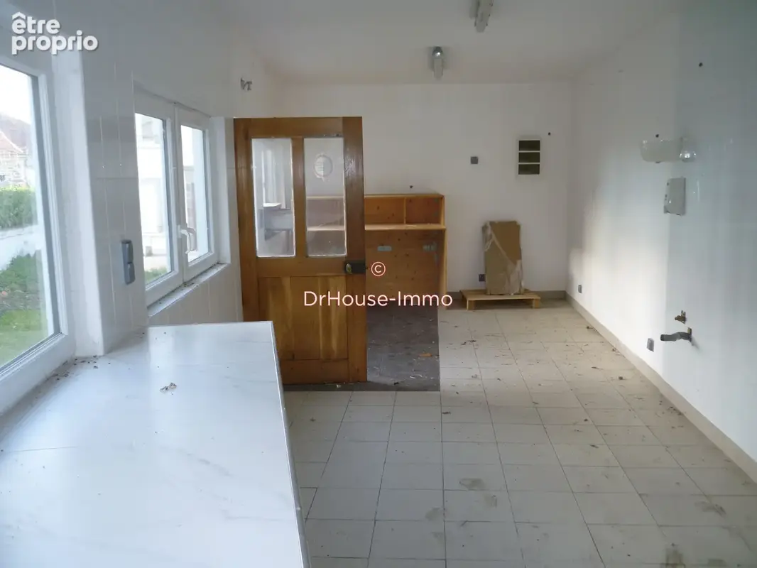 Commerce 22 m² à vendre à Solignat (63500) - photo 5