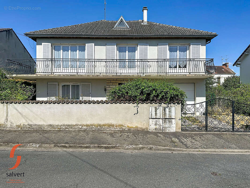 A vendre Maison 4 chambres, jardin, classée D - photo 2