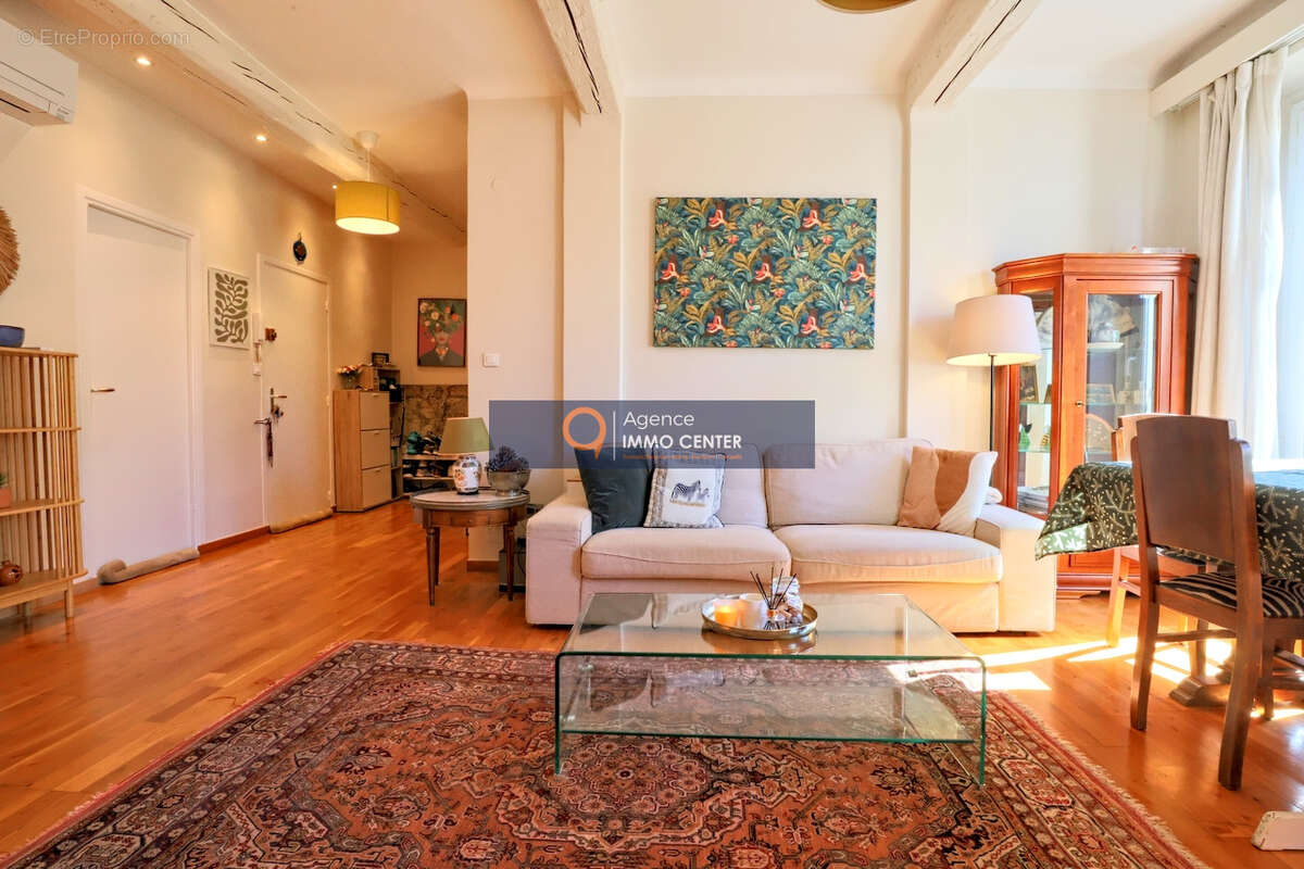 Appartement à HYERES