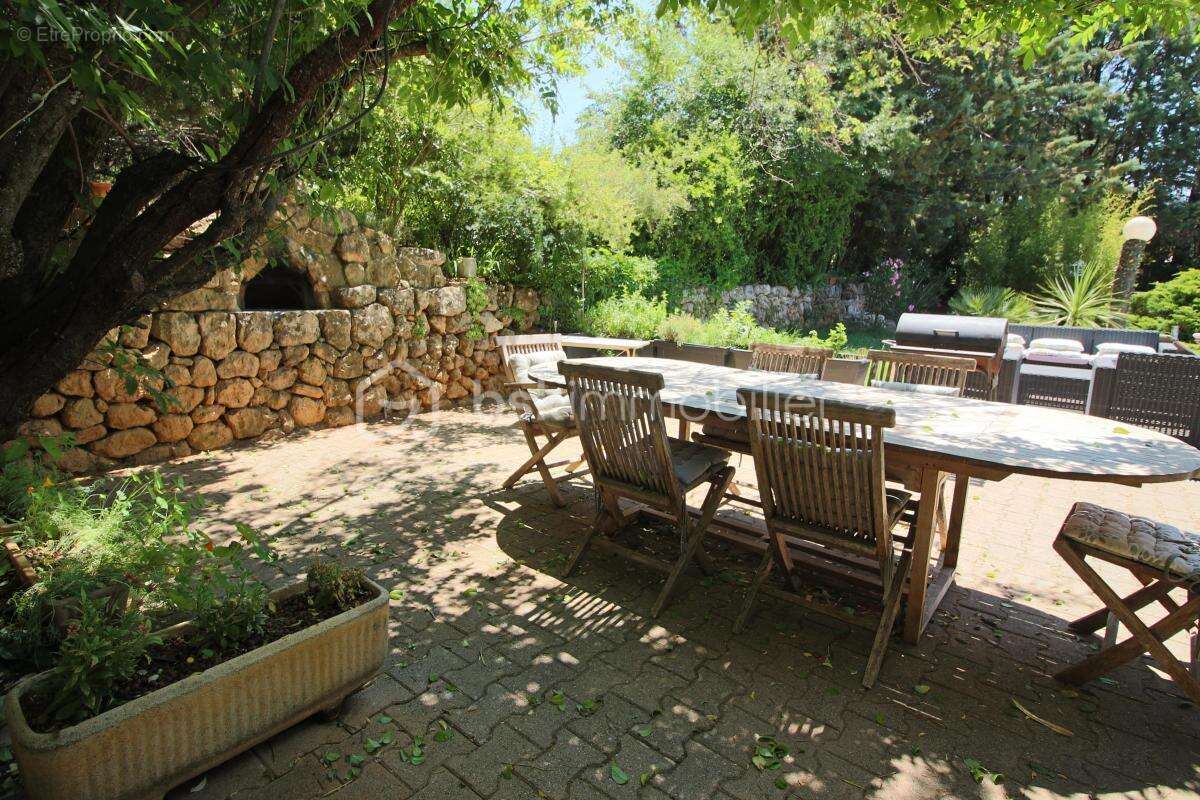 Venez Découvrir cette Demeure d’exception Plein Pied à JOUQUES, Village de l'arrière pays Aixois – L’art de vivre provençal dans - photo 20