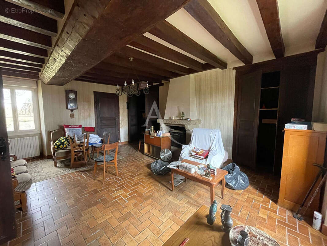 Maison à LE GENEST-SAINT-ISLE