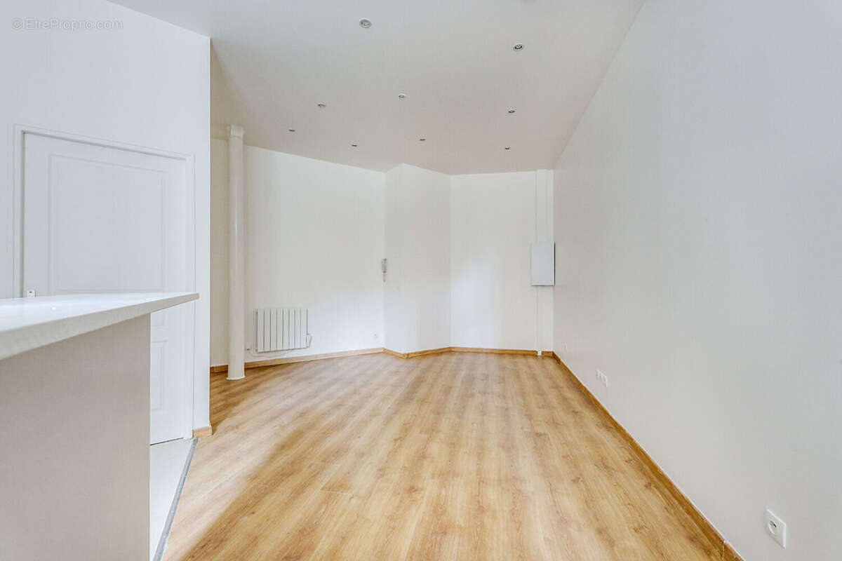 Appartement à PARIS-14E