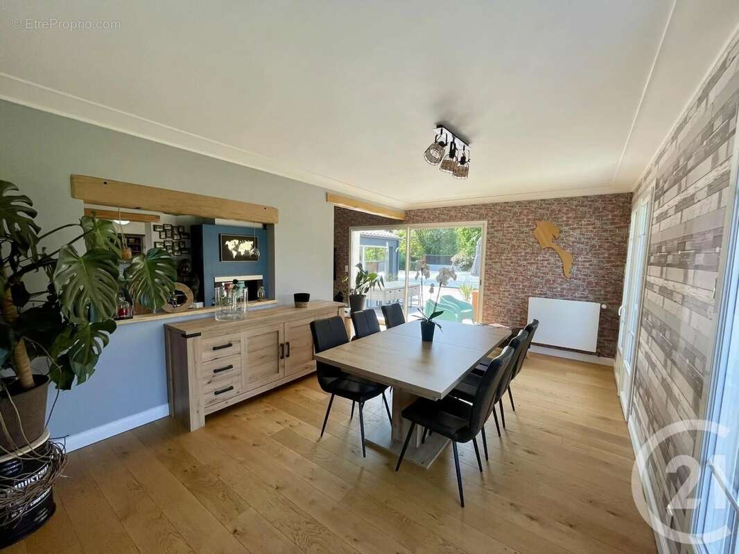 Maison à LE PERRIER