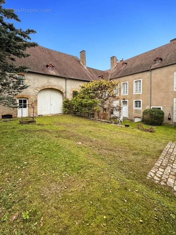 Maison à COUCHES