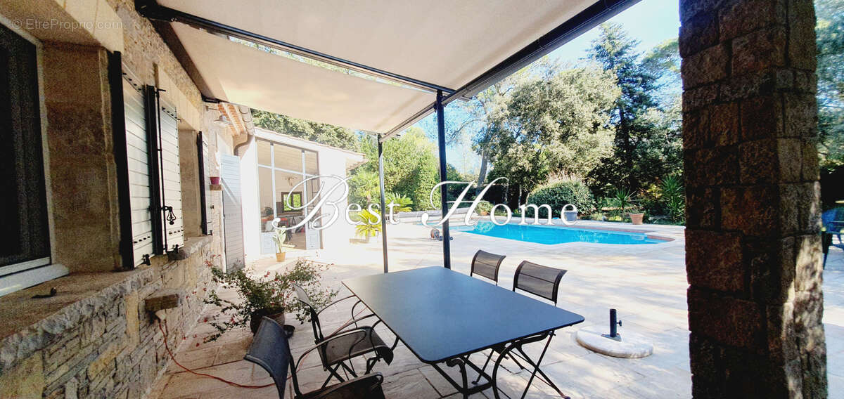 Proche des Hauts de Nîmes, Villa de charme type  4 sur 3000 m2 de terrain  avec piscine, pool house, et garage - photo 18