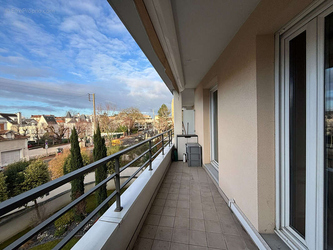 Appartement à ENGHIEN-LES-BAINS