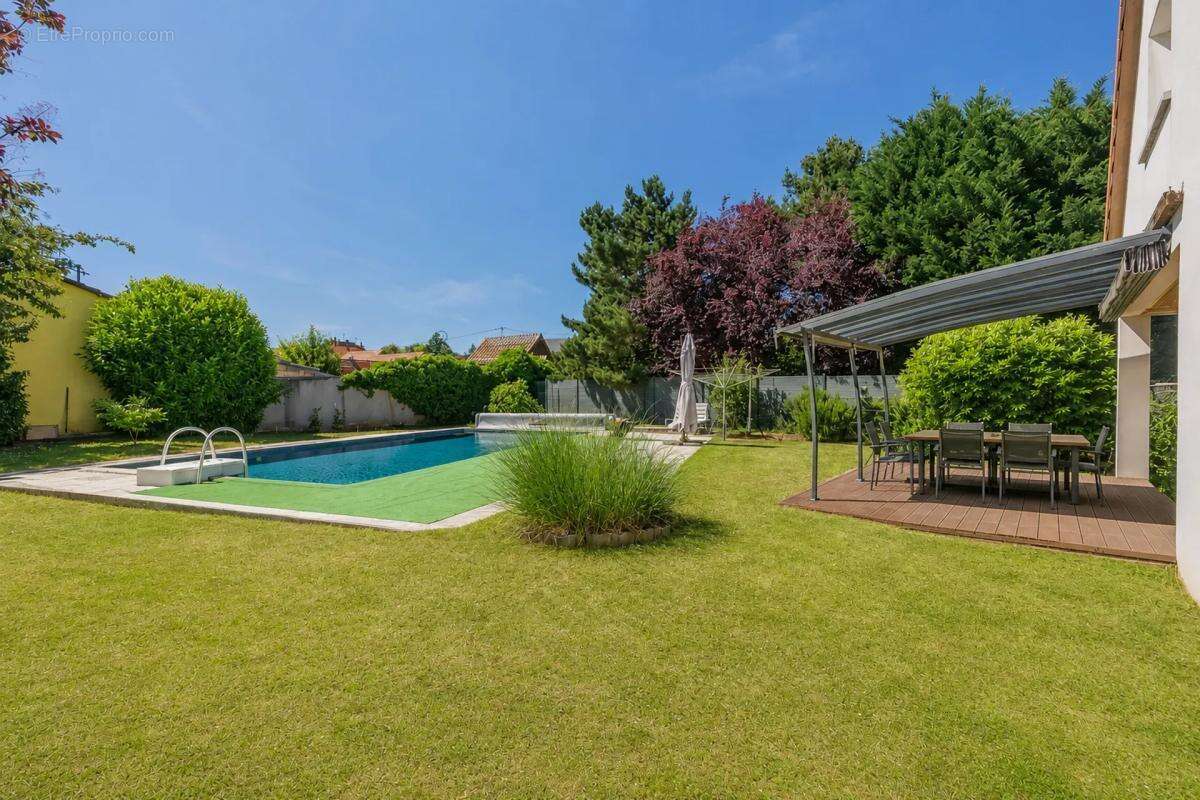 Propriété familiale de 185 m² avec piscine, sans vis-à-vis - photo 2