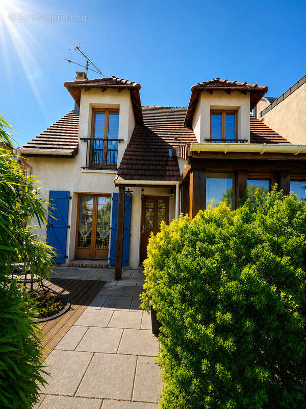Maison à SAVIGNY-SUR-ORGE