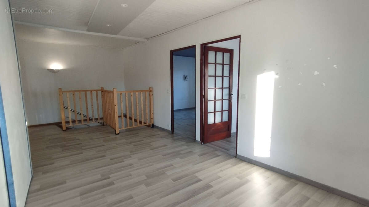 Maison à PIERRE-CHATEL