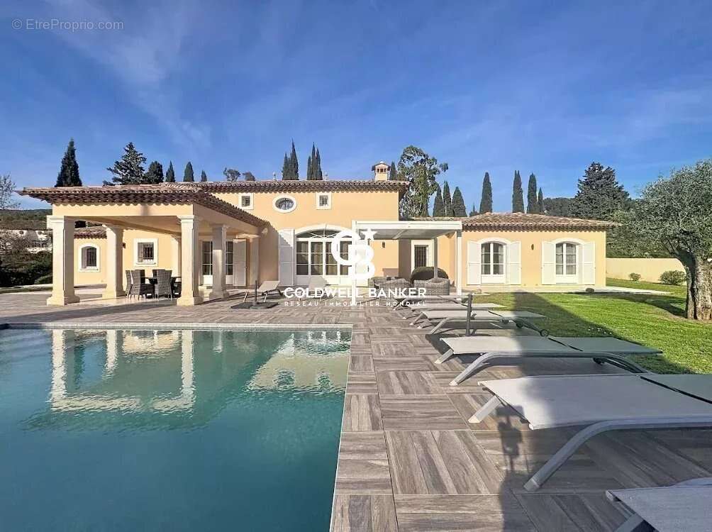 Maison à PUGET-SUR-ARGENS