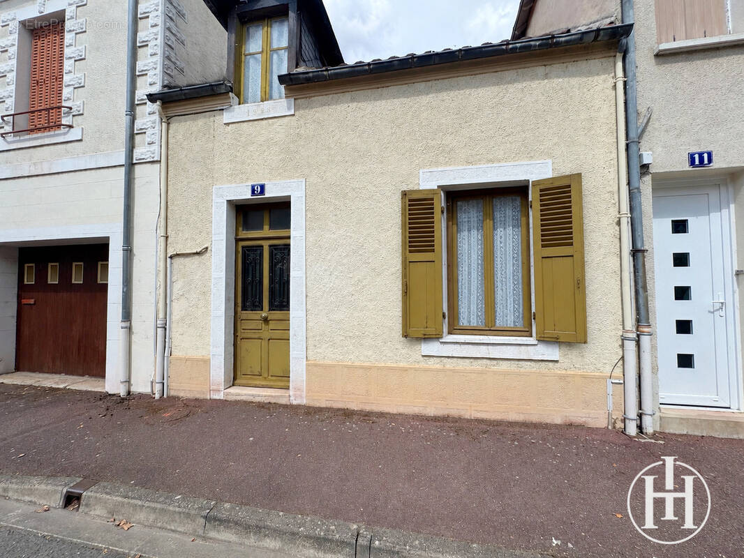 Maison à SAINT-AMAND-MONTROND