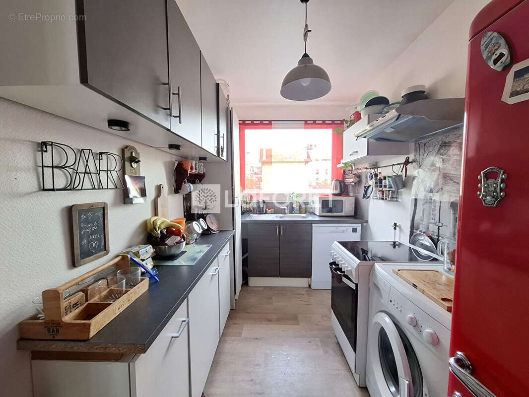 Appartement à LES PAVILLONS-SOUS-BOIS