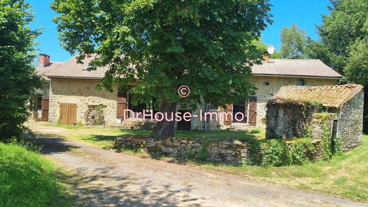 Maison à SAINT-SAUD-LACOUSSIERE