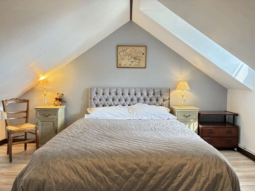 Maison rénovée avec gîte séparé de 3 chambres et piscine !! - photo 8