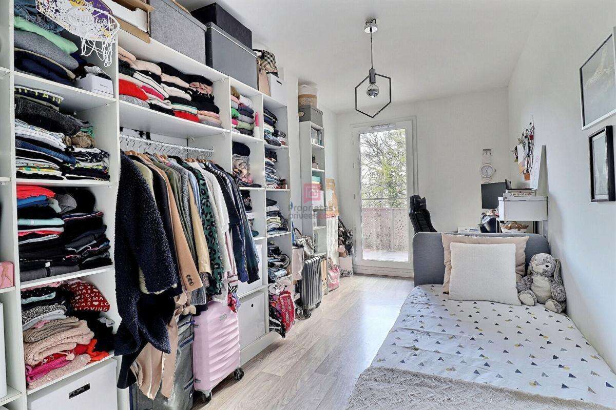 Appartement à SAINTE-GENEVIEVE-DES-BOIS