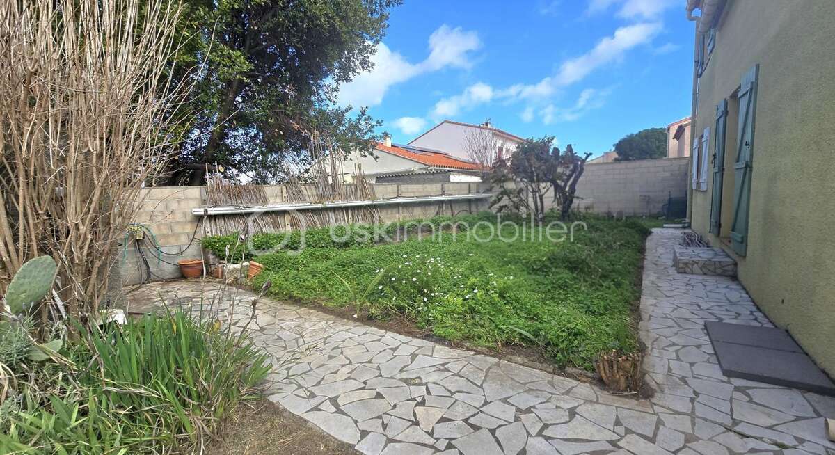 Maison à SAINT-LAURENT-DE-LA-SALANQUE