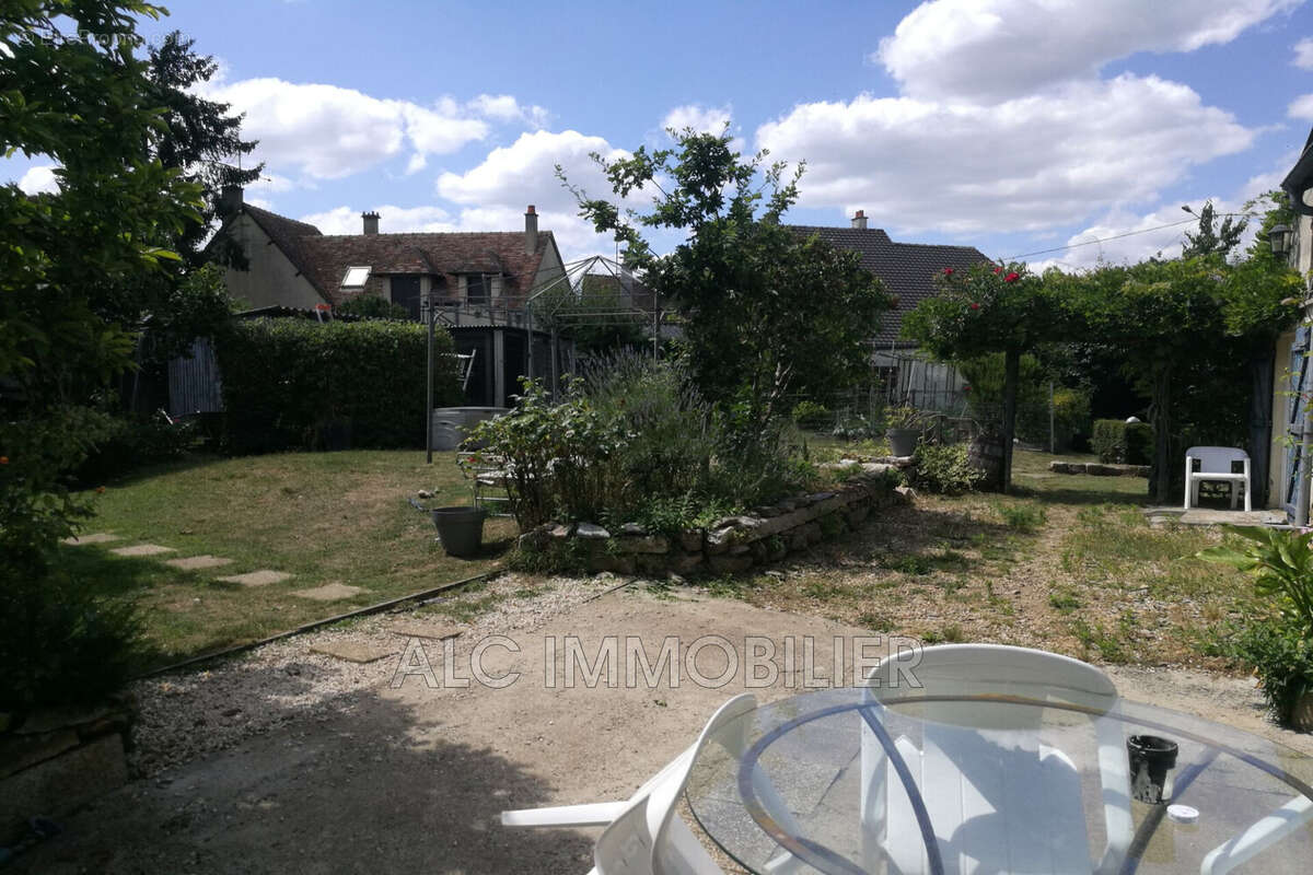Maison 103 m² à Gesnes-Le-Gandelin  - photo 7