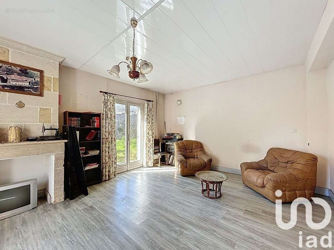 Photo 6 - Maison à SAINT-MEDARD-DE-GUIZIERES